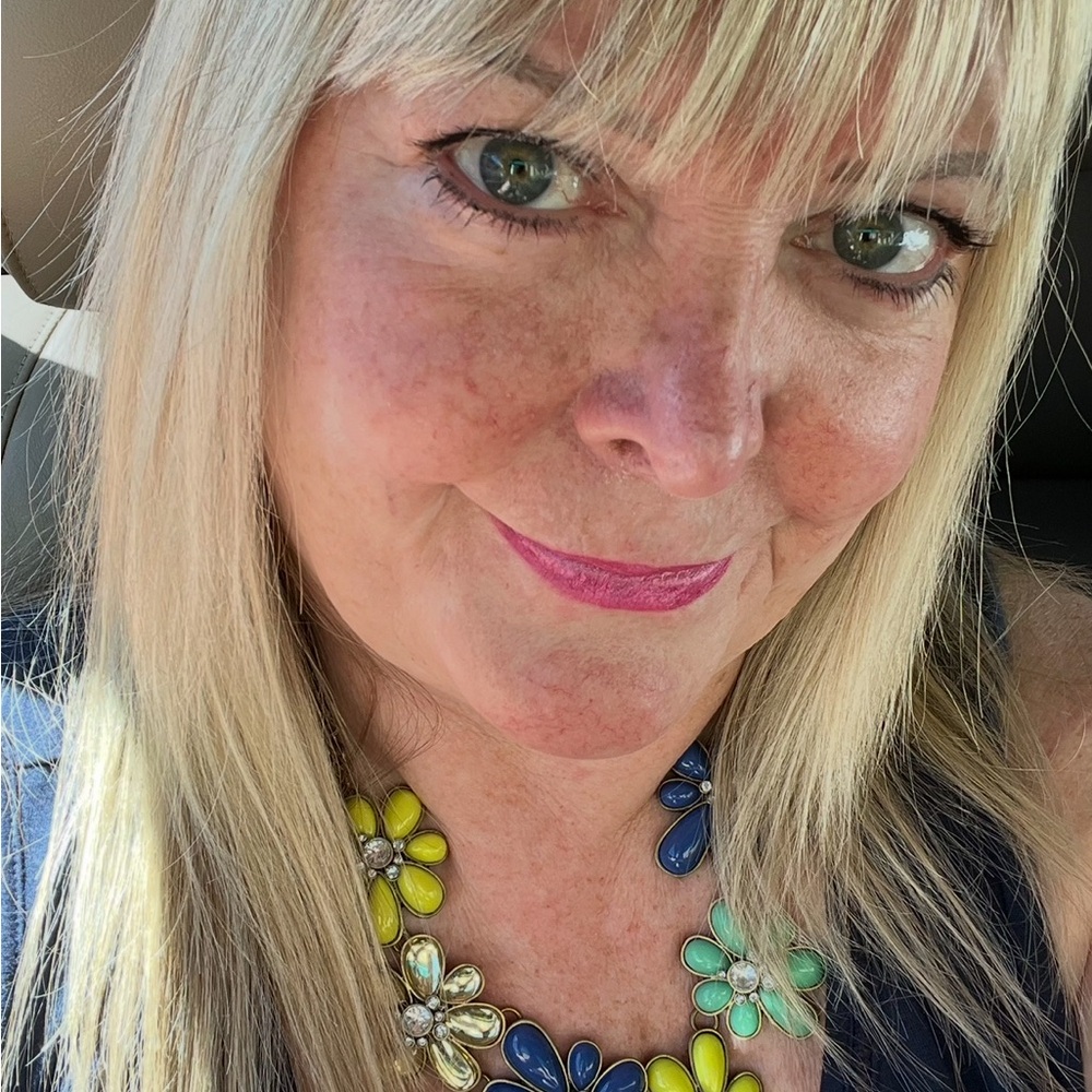 Meet your Posher, Julie